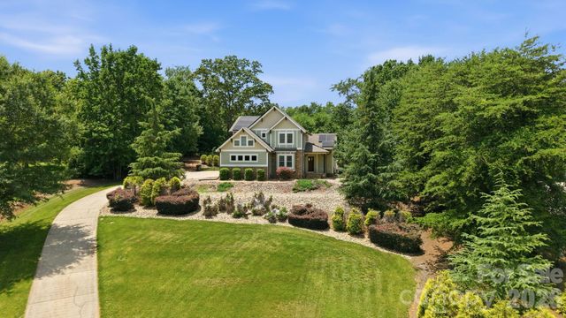 1104 Sawtooth Oak Lane, Belmont, NC 28012