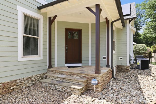 1104 Sawtooth Oak Lane, Belmont, NC 28012