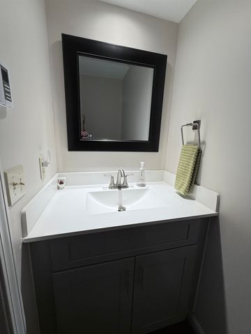 36 Brickyard Rd Unit 1, Essex Junction, VT 05452