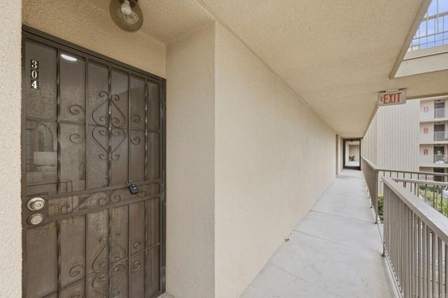 5704 Baltimore Dr. 304, La Mesa, CA 91942