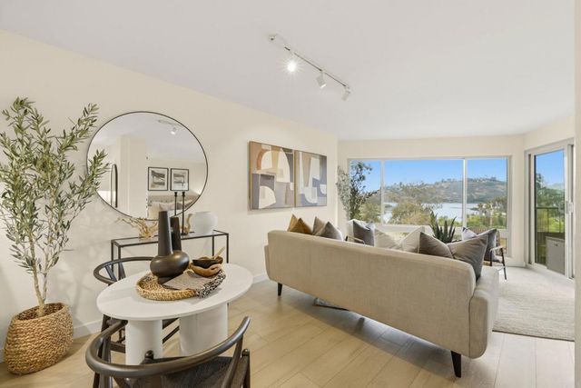 5704 Baltimore Dr. 304, La Mesa, CA 91942