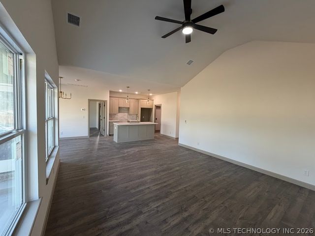 309 W Pecan Street, Coweta, OK 74429