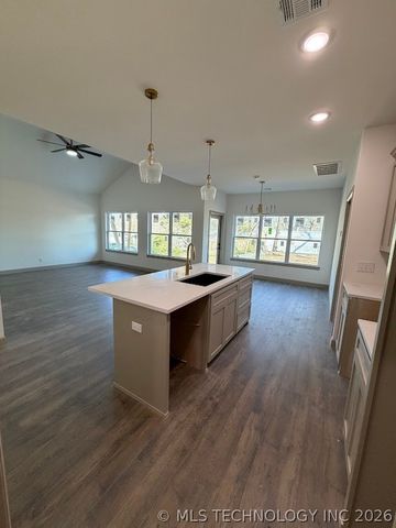 309 W Pecan Street, Coweta, OK 74429