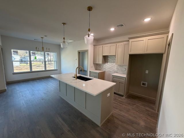 309 W Pecan Street, Coweta, OK 74429