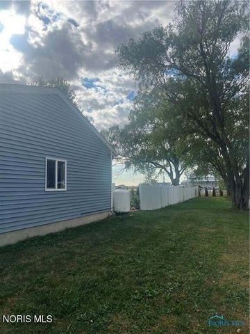 10917 Nelson Road, Bowling Green, OH 43402