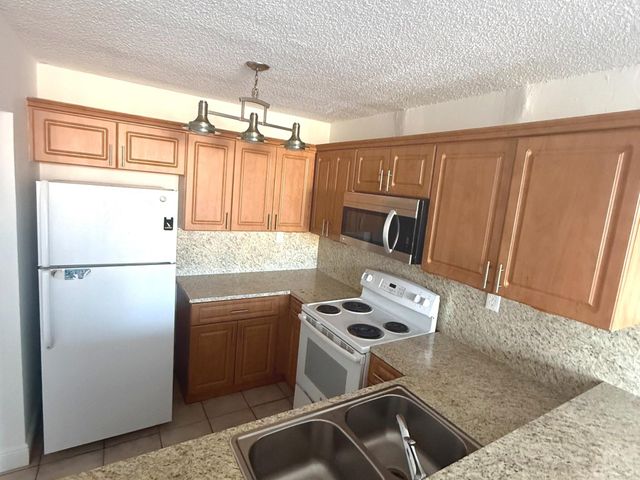 8075 NW 7th Street 402, Miami, FL 33126