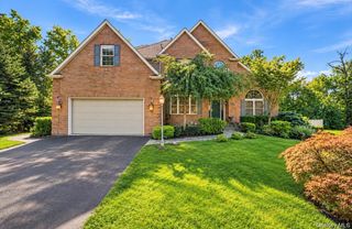 17 Arbor Court, Poughkeepsie, NY 12603