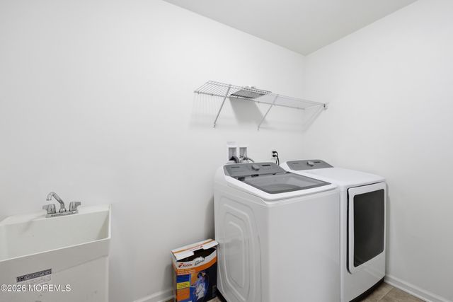 330 Princeton Court, Shrewsbury Boro, NJ 07702