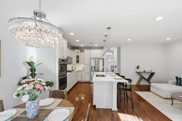 330 Princeton Court, Shrewsbury Boro, NJ 07702