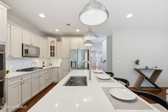 330 Princeton Court, Shrewsbury Boro, NJ 07702