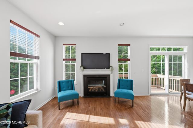 330 Princeton Court, Shrewsbury Boro, NJ 07702