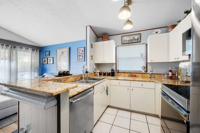 13132 CARROLLWOOD CREEK DRIVE, Tampa, FL 33624