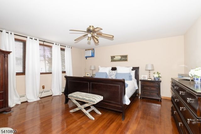 713 Dennis Pl, Linden City, NJ 07036