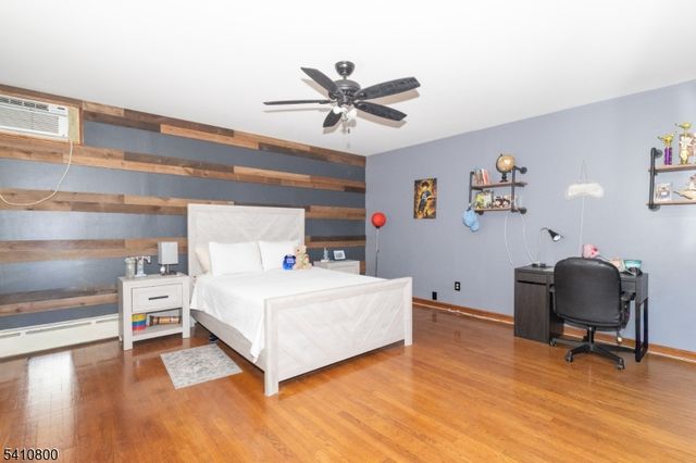 713 Dennis Pl, Linden City, NJ 07036