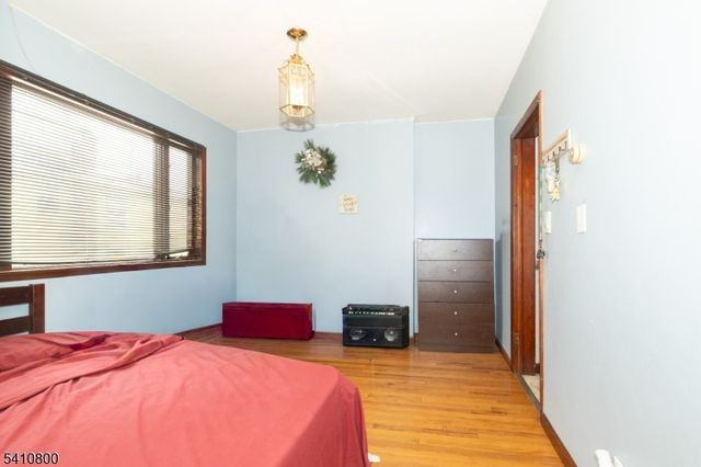 713 Dennis Pl, Linden City, NJ 07036