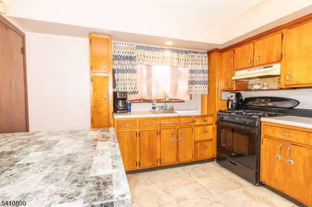 713 Dennis Pl, Linden City, NJ 07036