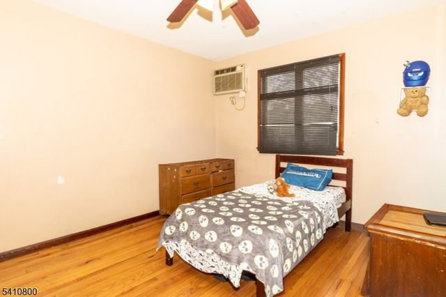 713 Dennis Pl, Linden City, NJ 07036