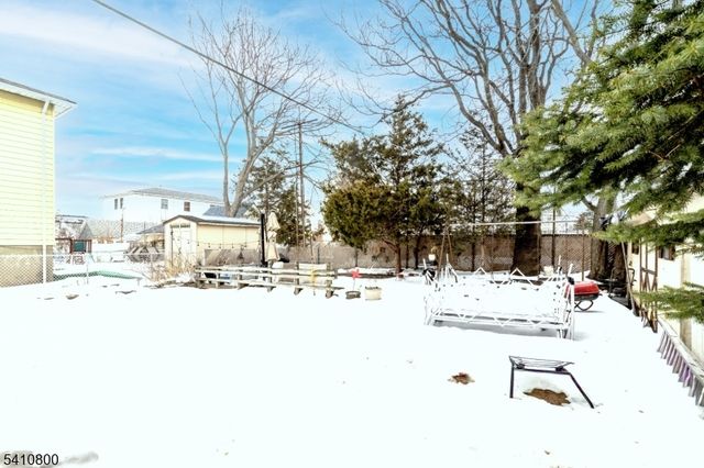 713 Dennis Pl, Linden City, NJ 07036