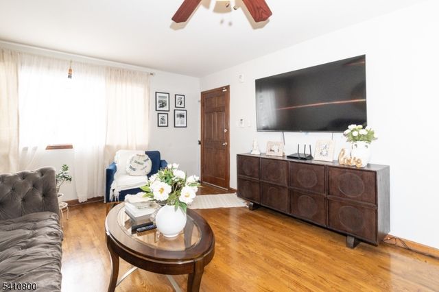 713 Dennis Pl, Linden City, NJ 07036