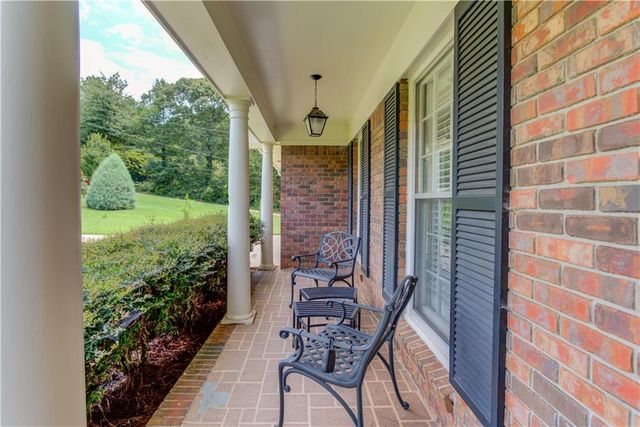 4461 S Roberts Drive, Sugar Hill, GA 30518