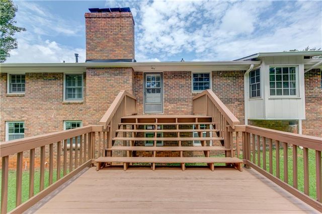 4461 S Roberts Drive, Sugar Hill, GA 30518