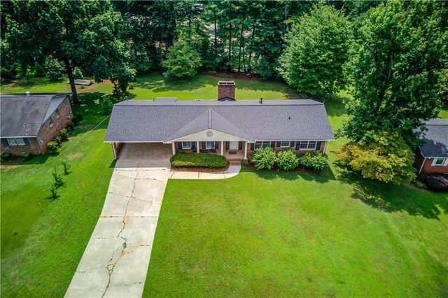 4461 S Roberts Drive, Sugar Hill, GA 30518