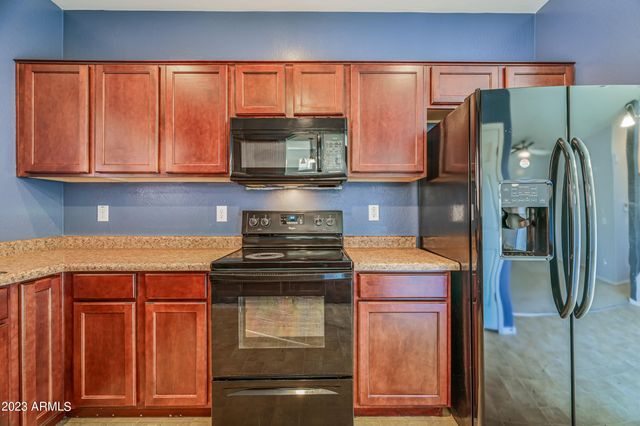 9406 S 33RD Drive, Laveen, AZ 85339