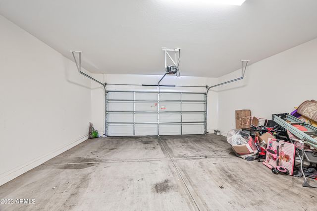 9406 S 33RD Drive, Laveen, AZ 85339