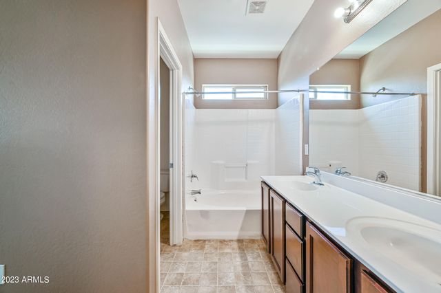 9406 S 33RD Drive, Laveen, AZ 85339