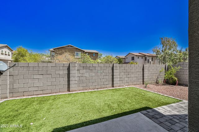 9406 S 33RD Drive, Laveen, AZ 85339