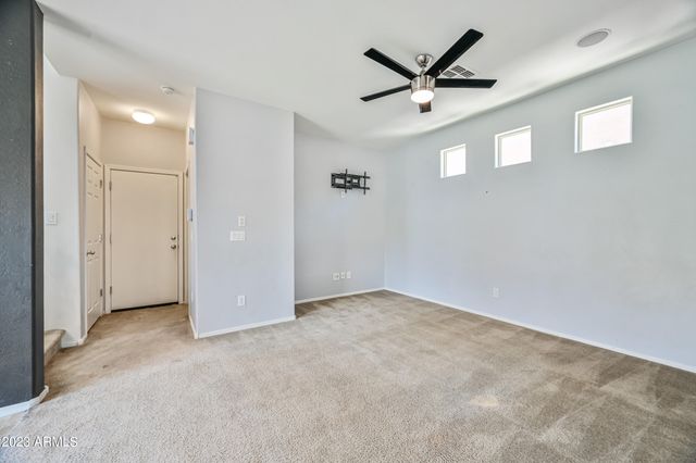 9406 S 33RD Drive, Laveen, AZ 85339