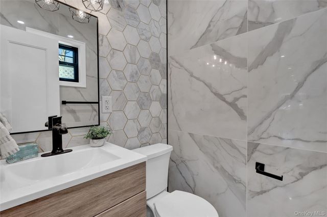 105 Radcliff Avenue, Port Washington, NY 11050