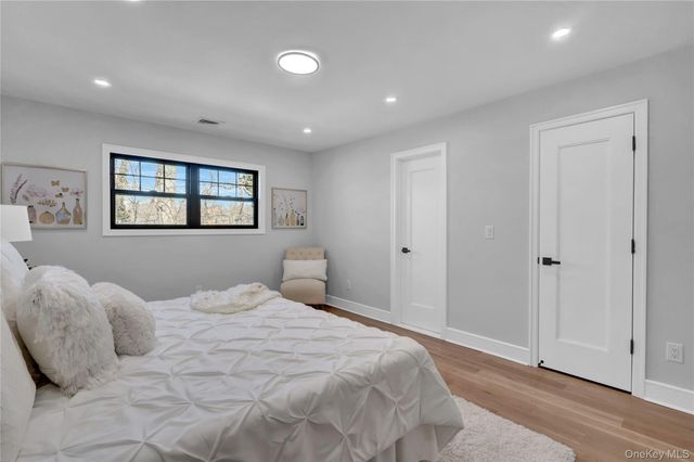 105 Radcliff Avenue, Port Washington, NY 11050