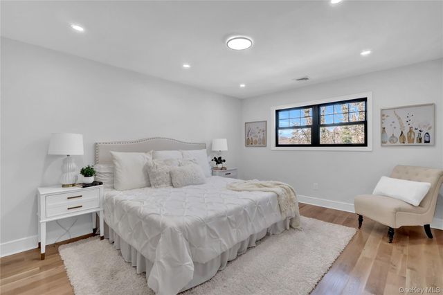 105 Radcliff Avenue, Port Washington, NY 11050