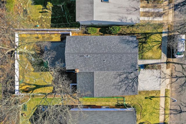 105 Radcliff Avenue, Port Washington, NY 11050