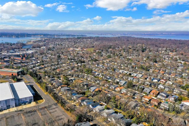 105 Radcliff Avenue, Port Washington, NY 11050