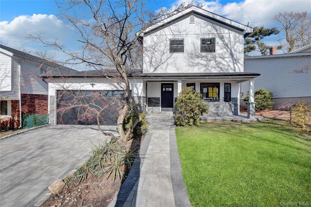 105 Radcliff Avenue, Port Washington, NY 11050