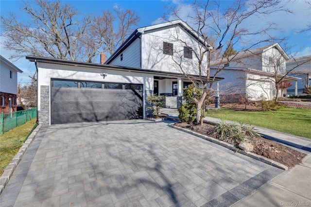 105 Radcliff Avenue, Port Washington, NY 11050