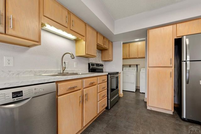 124 Scotland Rd Apt E, Pueblo, CO 81001