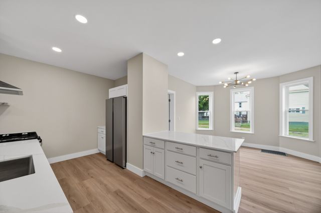 423 EAST Avenue, Erie, PA 16507