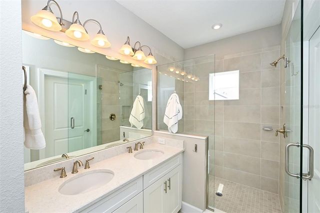 5560 CANNES CIRCLE 3-106, Sarasota, FL 34231