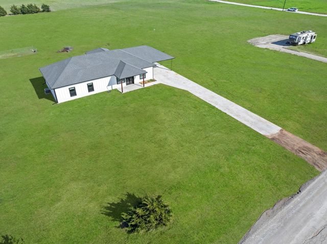 1706 County Road 35400, Sumner, TX 75486
