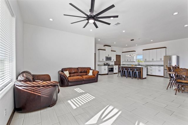 1706 County Road 35400, Sumner, TX 75486