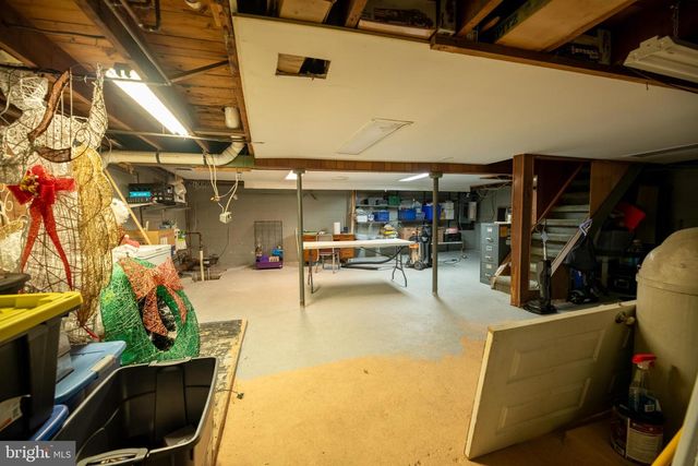 453 ROUTE 33 E, East Windsor, NJ 08520