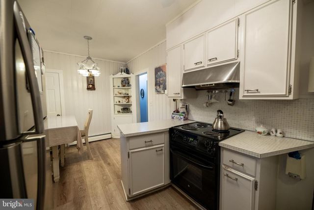 453 ROUTE 33 E, East Windsor, NJ 08520