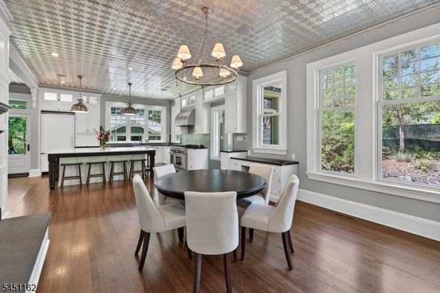 40 Highland Ave, Millburn Twp., NJ 07078