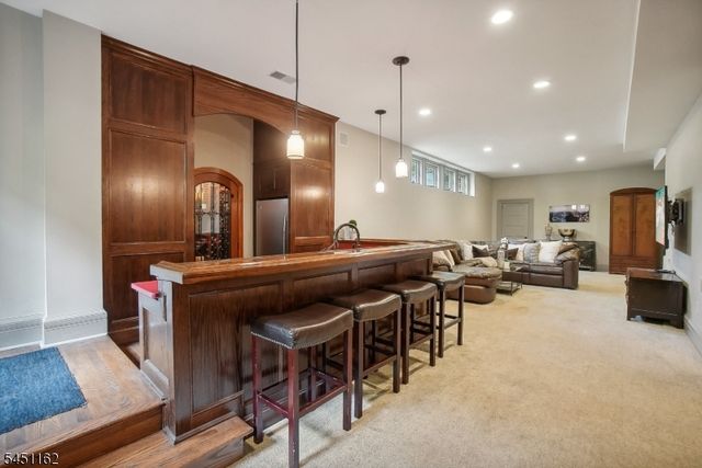 40 Highland Ave, Millburn Twp., NJ 07078