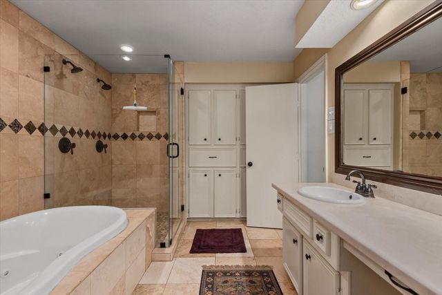 10 Cape Chestnut Drive, Spring, TX 77381