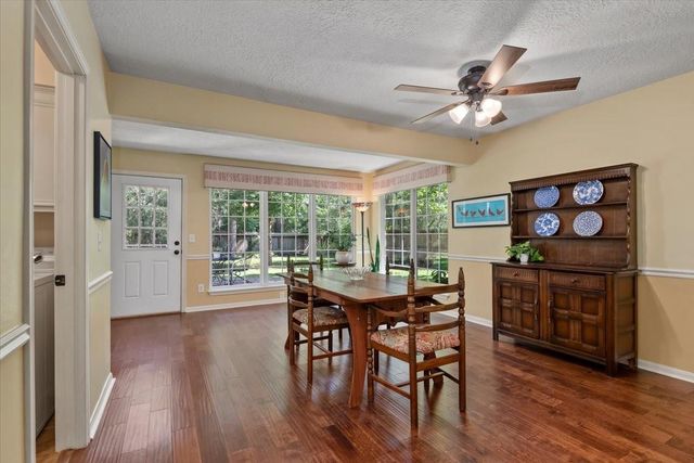 10 Cape Chestnut Drive, Spring, TX 77381