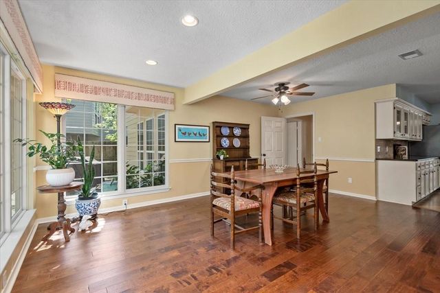 10 Cape Chestnut Drive, Spring, TX 77381